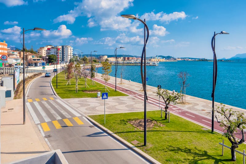 Promenade in Olbia auf Sardinien - ©Emiliano - stock.adobe.com