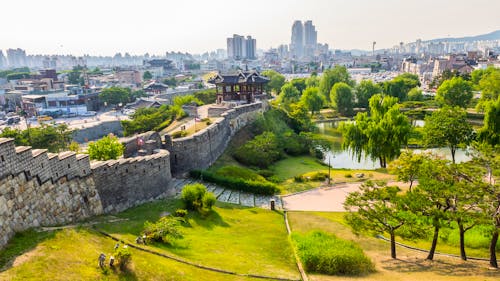 Besuch der UNESCO-Stätte Hwaseong mit traditionellem Bogenschießen, Suwon &ndash; &copy; Victoria Chekalina - stock.adobe.com