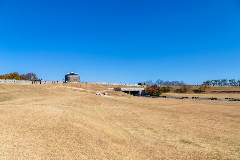 Besuch der UNESCO-Stätte Hwaseong mit traditionellem Bogenschießen, Suwon - ©daqroad - stock.adobe.com