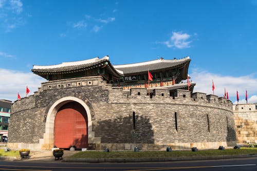 Hwaseong Festung in Suwon &ndash; &copy; jakartatravel - stock.adobe.com