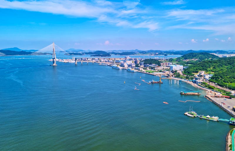 Blick auf die Hafenstadt Mokpo und die Mokpo Bridge - ©binimin - stock.adobe.com