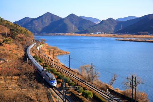 Schnellzug in Südkorea &ndash; &copy; neomix77 - stock.adobe.com