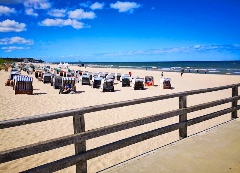 Am Strand von Ahlbeck an der Ostsee - ©Jürgen Müller - Eberhardt TRAVEL