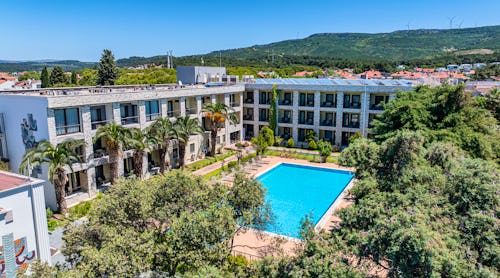 Hotelpool, Iris Hotel and Spa – © Iris Hotel and Spa