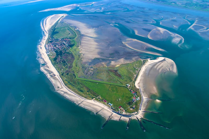 Ostfriesische Insel Wangerooge in der Nordsee - ©Aufwind-Luftbilder - stock.adobe.com