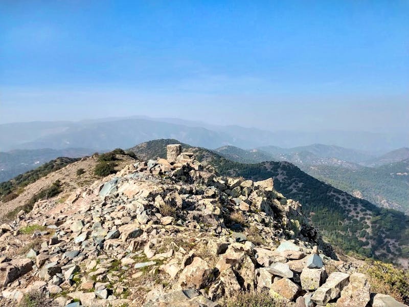 Auf dem Adelfoi des Madari 1.612 m mit Blick zum Olympos - Zypern - ©Konrad Füssel (Eberhardt TRAVEL)