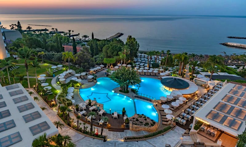 Mediterranean Beach Hotel - ©Mediterranean Beach Hotel