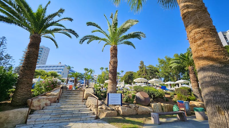 Mediterranean Beach Hotel  - ©Franziska Bergmann