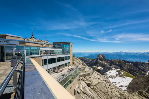 Panoramarestaurant auf dem Säntis in der Schweiz &ndash; &copy; Daniel Ammann - Säntis-Schwebebahn AG