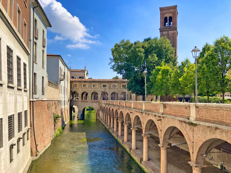 Stadtkanal in Mantua - &copy;Andreij Kulikov - Eberhardt TRAVEL
