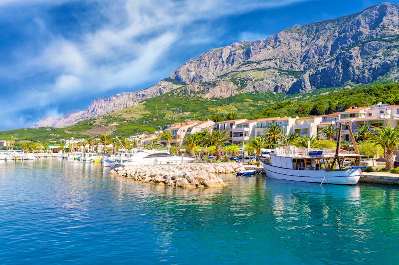Adria-Küste in Tucepi und das Biokovo-Gebirge in Dalmatien - ©travelpeter - stock.adobe.com