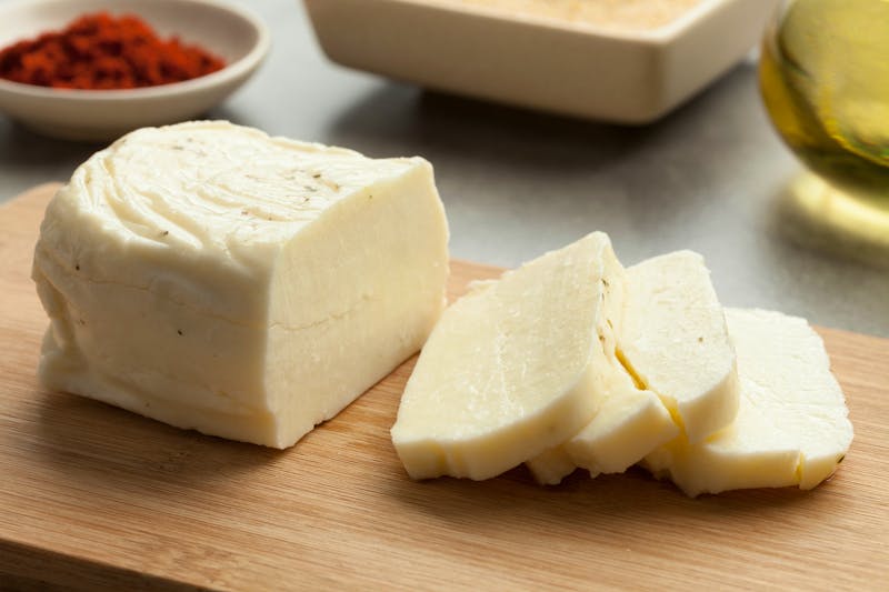 Frisch geschnittener Halloumi - ©Picture Partners - stock.adobe.com