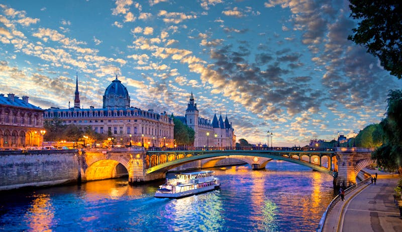 Bootsfahrt auf der Seine in Paris - ©ajhabib - stock.adobe.com