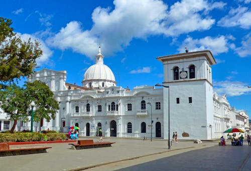 Torre del Reloj und Kathedrale in Popayan &ndash; &copy; mat_millard - stock.adobe.com