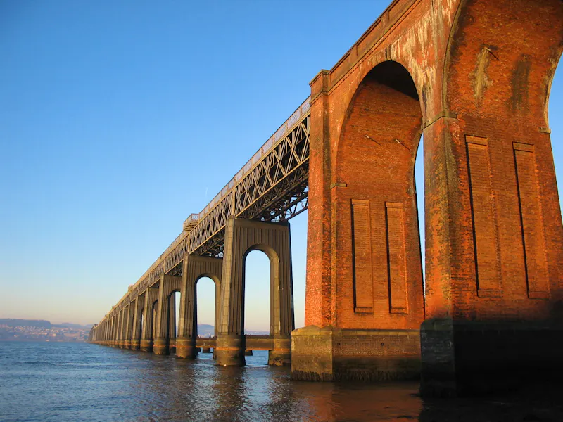 Dundee - Eisenbahnbrücke über den Tay - &copy;Stephen Finn - stock.adobe.com