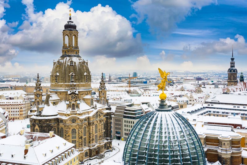 Winter  in Dresden - Blick über Altstadt mit Frauenkirche - ©modernmovie - stock.adobe.com