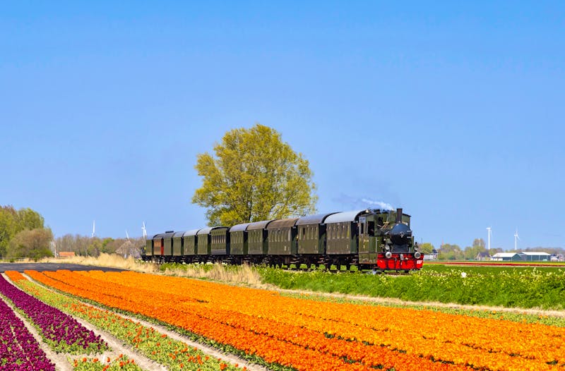 Dampfzugfahrt zwischen Hoorn und Medemblik in Nordholland - ©Richard Semik - stock.adobe.com
