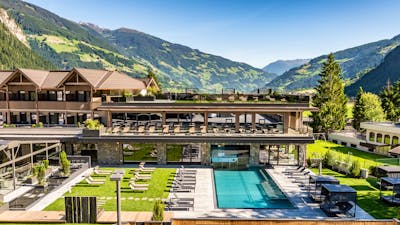 Zillertal &ndash; Hotel Berghof in Mayrhofen