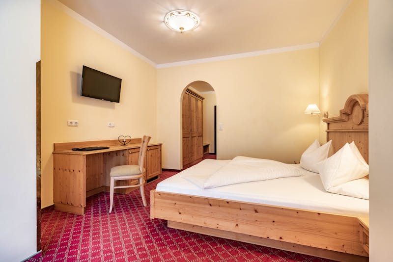 Hotel Berghof Mayrhofen - Strandard-Doppelzimmer  – ©Ing  Thomas Buchberger