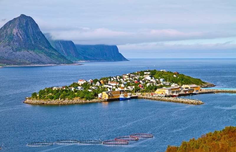 Insel Husoy vor der Nordwestküste Norwegens - ©irakite - stock.adobe.com