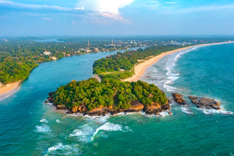 Bentota Beach und Paradise Island an der Südwestküste Sri Lankas - ©dudlajzov - stock.adobe.com