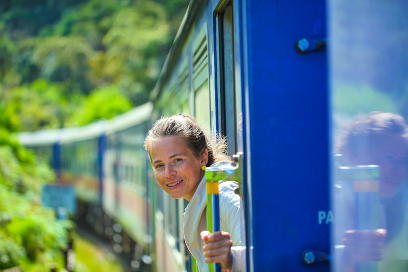 Zugfahrt im Hochland von Sri Lanka - bei Nuwara Eliya - ©Elroi - stock.adobe.com