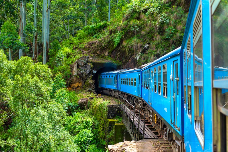 Zugfahrt im Hochland von Sri Lanka - bei Nuwara Eliya - ©Kukota Ekaterina Mobile phone   380638533305