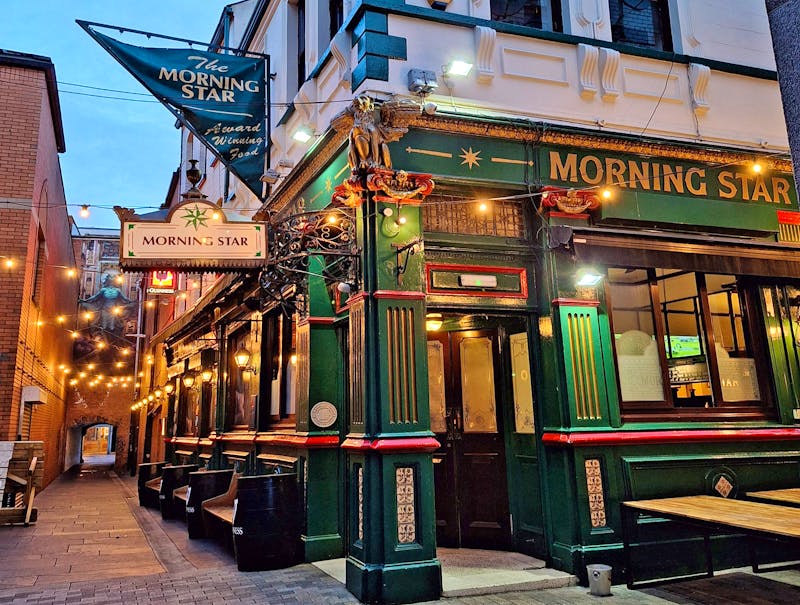 Pubs in Belfast - The Morning Star - ©Sinah Witzig - Eberhardt TRAVEL