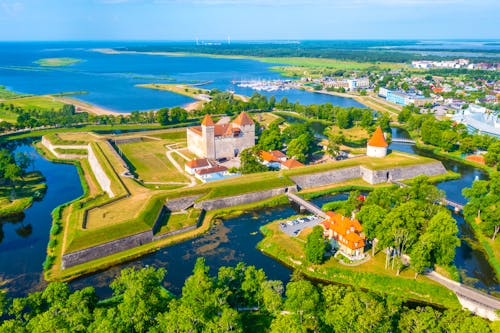 Burg in Kuressaare auf der Insel Saaremaa in Estland &ndash; &copy; dudlajzov - stock.adobe.com