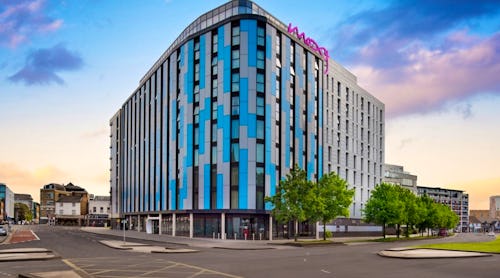 Moxy Slough Hotelgebäude – © 1996 – 2024 Marriott International, Inc. All rights reserved. Marriott Proprietary Information