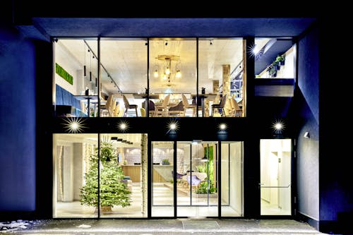 Hotel ever.grün in Kaprun - Eingang  &ndash; &copy; Michael Huber   Huber Fotografie