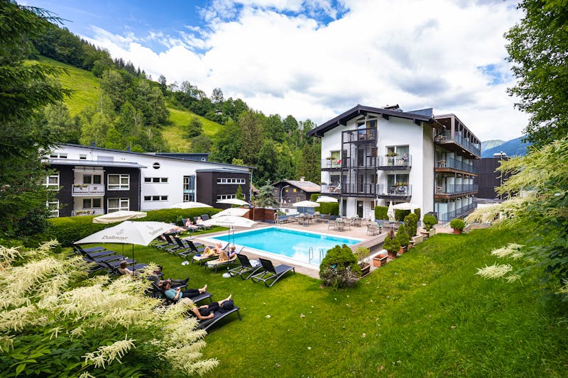 Hotel Der Waldhof in Zell am See -Außenpool – ©www.johannesradlwimmer.com