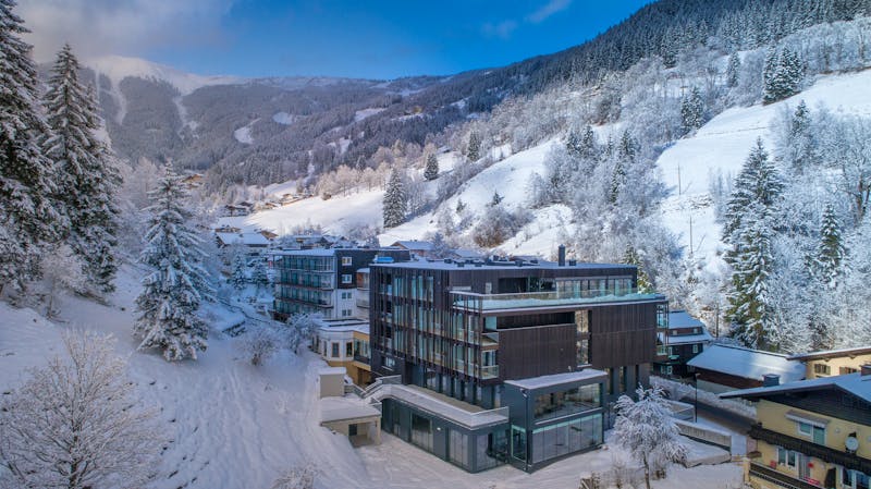 Hotel Der Waldhof in Zell am See - Außen im Winter  – ©Hotel Der Waldhof in Zell am See