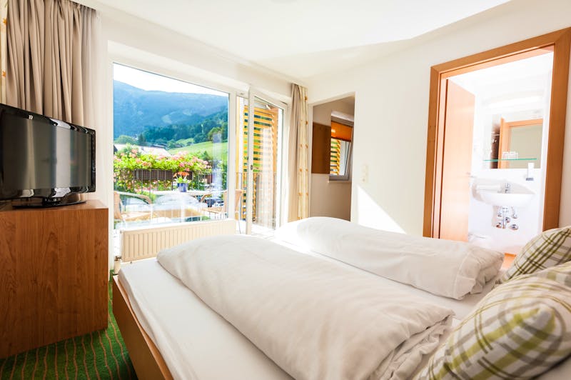 Hotel Der Waldhof in Zell am See - Standard-Doppelzimmer  – ©Hotel Der Waldhof in Zell am See