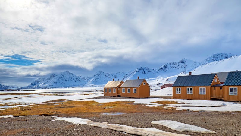 Ny-Alesund in Spitzbergen - &copy; Espen Mills / Hurtigruten Expeditions