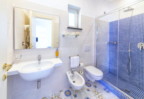 Hotel Grazia alla Scannella in Forio - Suite-Badezimmer &ndash; &copy; Hotel Grazia alla Scannella in Forio 