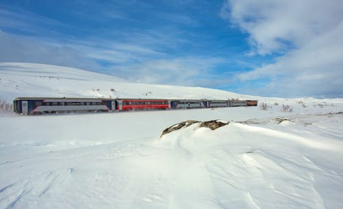 Nordlandsbanen Zugfahrt im Winter &ndash; &copy; SJ Norge - Visit Norway