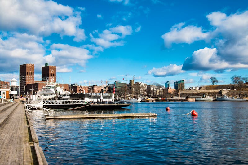 Hafen und Rathaus von Oslo im Winter - ©evenfh - stock.adobe.com