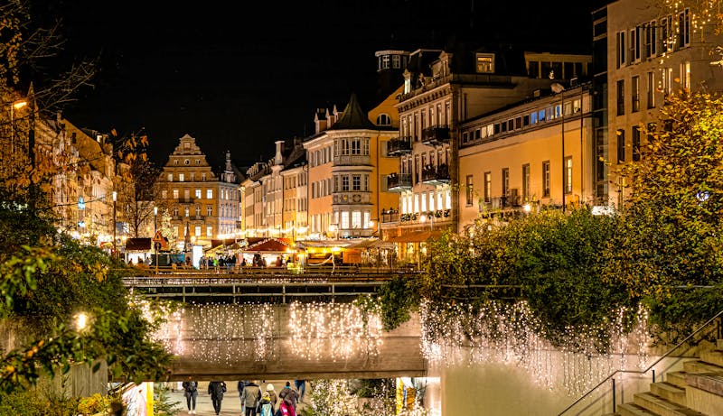 Konstanz am Bodensee - Innenstadt mit Weihnachtsmarkt  - &copy;Comofoto - stock.adobe.com