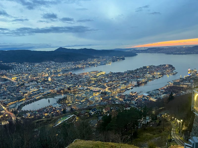 Blick über Bergen - ©Madlena Voigt - Eberhardt TRAVEL