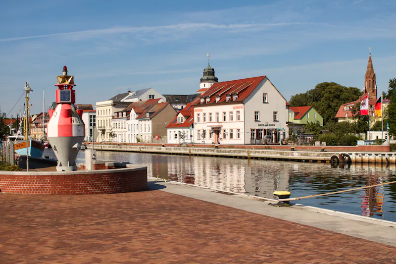 Stadthafen und Altstadt in Ueckermünde - &copy;holger.l.berlin - stock.adobe.com