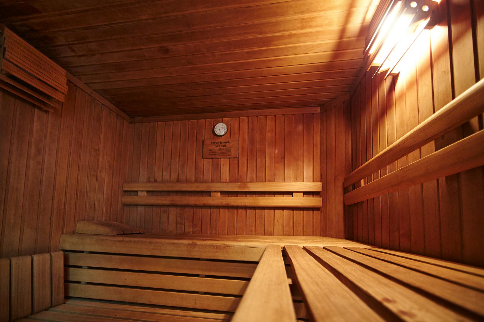 MS Hamburg - Sauna&nbsp;&ndash;&nbsp;&copy;&nbsp;PLANTOURS Kreuzfahrten