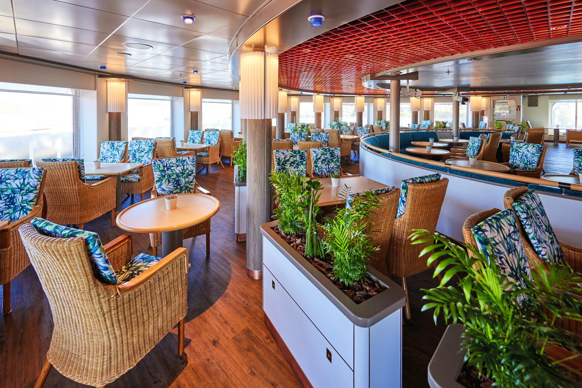 MS Hamburg - Der Palmgarten (Buffet)&nbsp;&ndash;&nbsp;&copy;&nbsp;PLANTOURS Kreuzfahrten