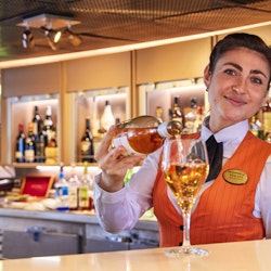 MS Hamburg - Bar – © PLANTOURS Kreuzfahrten