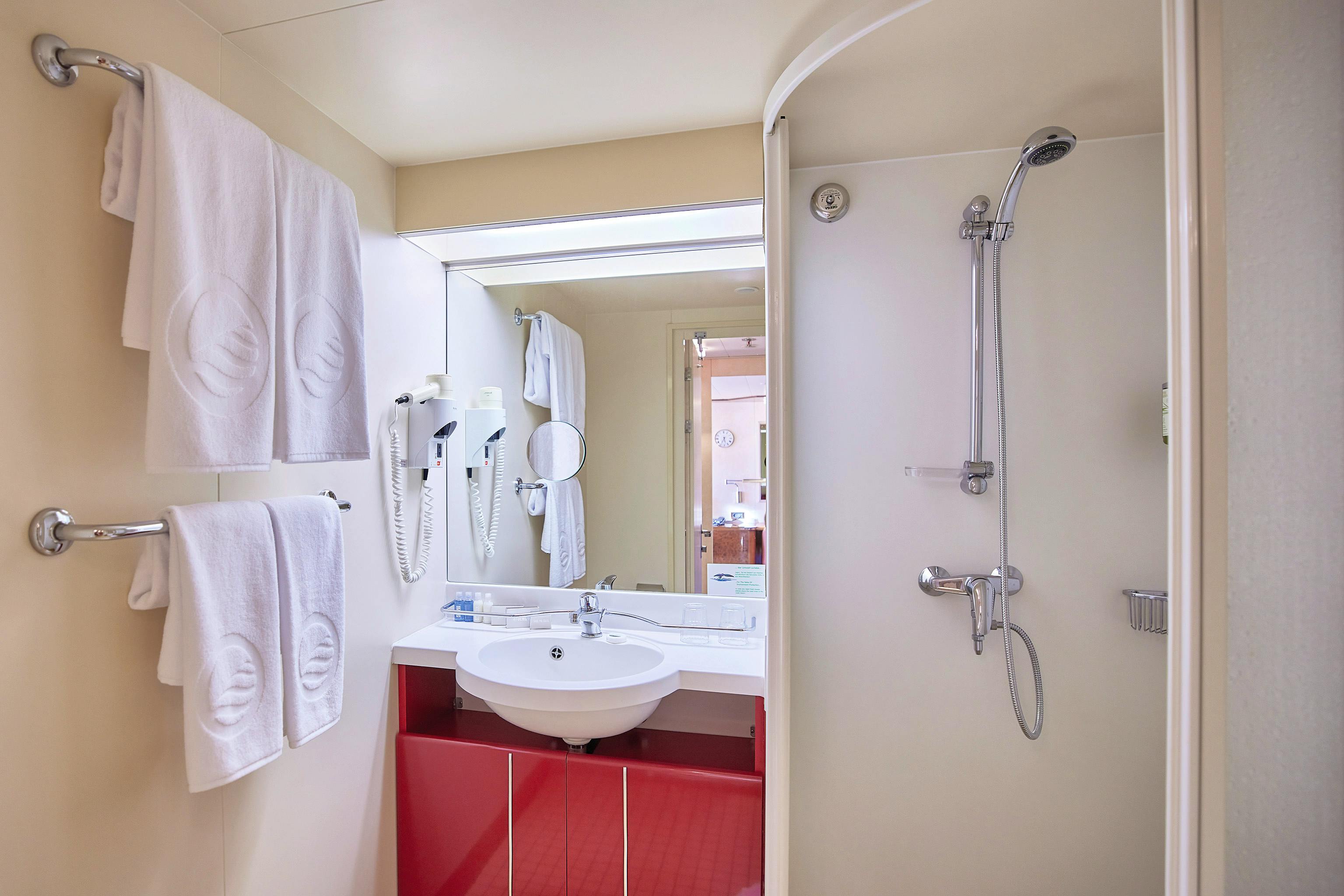 MS Hamburg - Beispiel Bad&nbsp;&ndash;&nbsp;&copy;&nbsp;PLANTOURS Kreuzfahrten