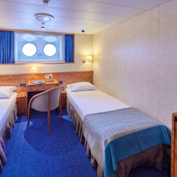 MS Hamburg - Kabinenbeispiel außen – © PLANTOURS Kreuzfahrten