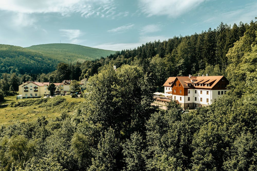 Außenansicht Hotel Le Mont Medical & Spa &ndash; &copy; Le Mont Medical & Spa