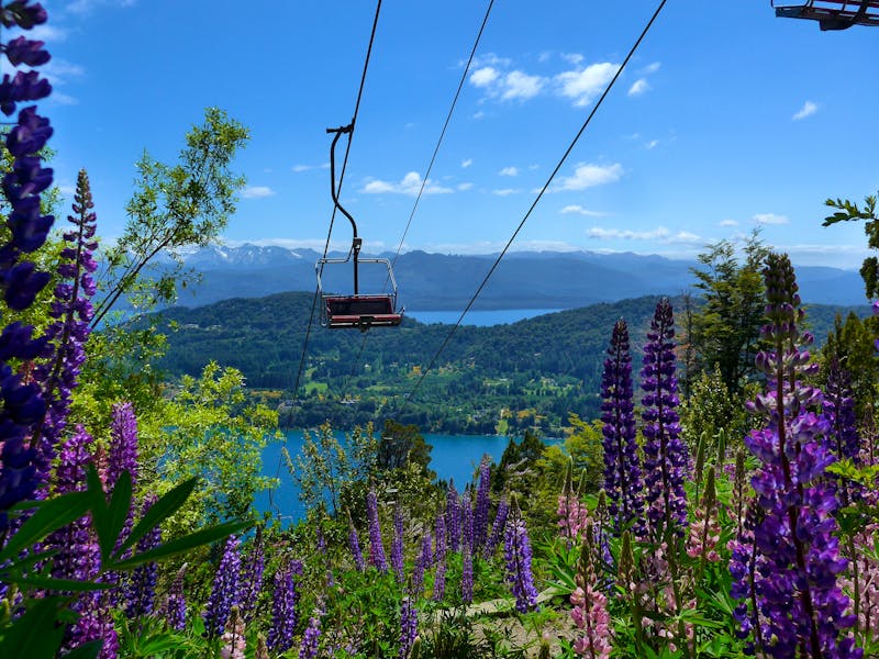 Ein leerer Sessellift auf dem Cerro Campanario in Argentinien - ©mat_millard - stock.adobe.com
