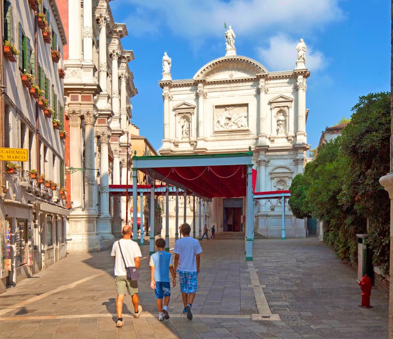 Campo della Chiesa di San Rocco in venedig - ©Guido - stock.adobe.com