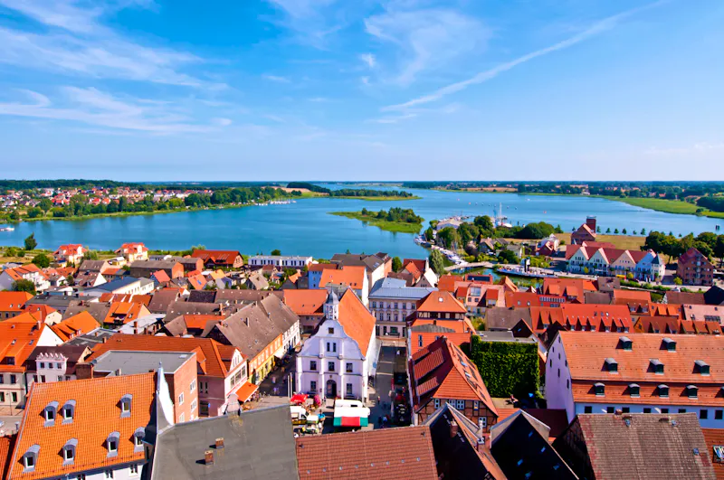 Blick über Wolgast am Peenestrom - &copy;steschum - stock.adobe.com
